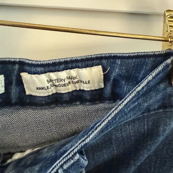 Jones New York Medium Blue Cropped Jeans - Picture 3 of 5